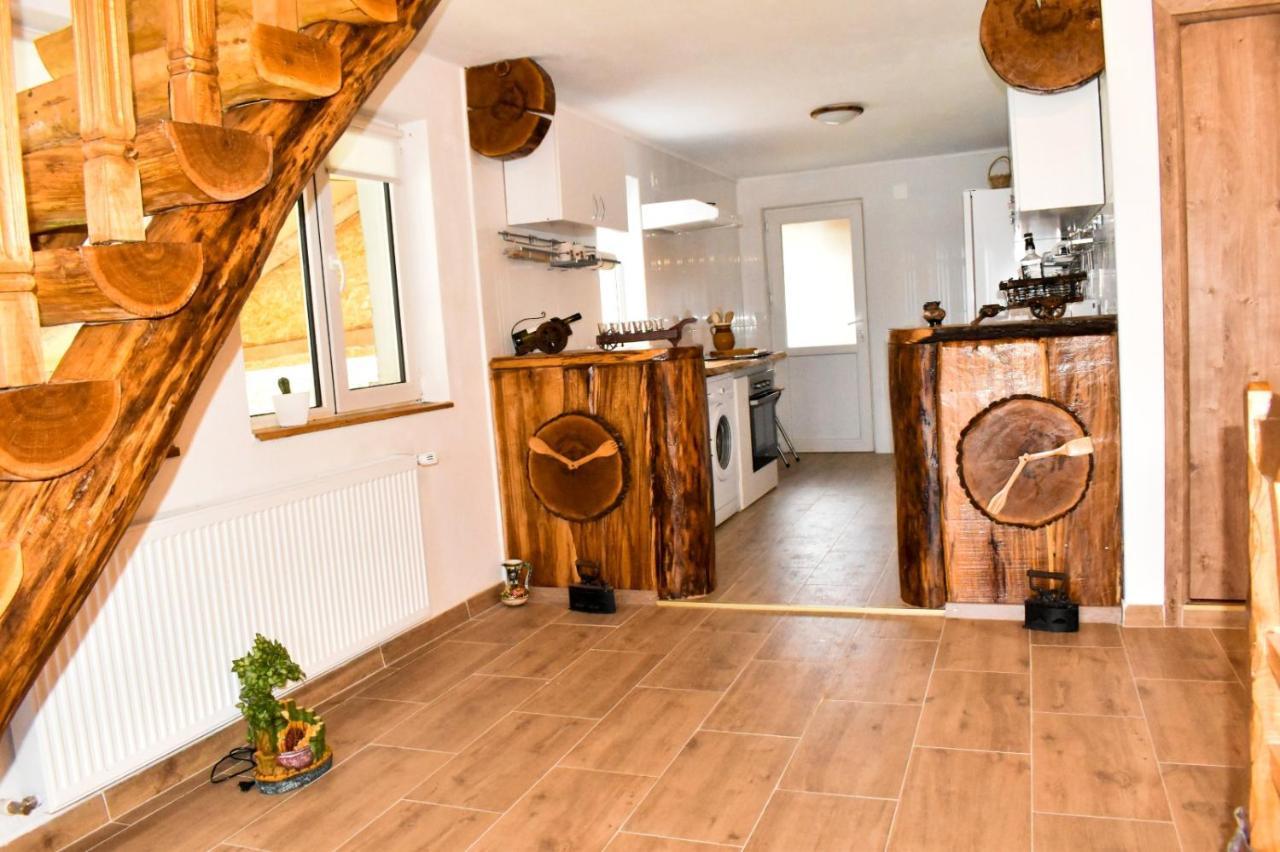 Casa De Sub Hora Villa Zărneşti Bagian luar foto