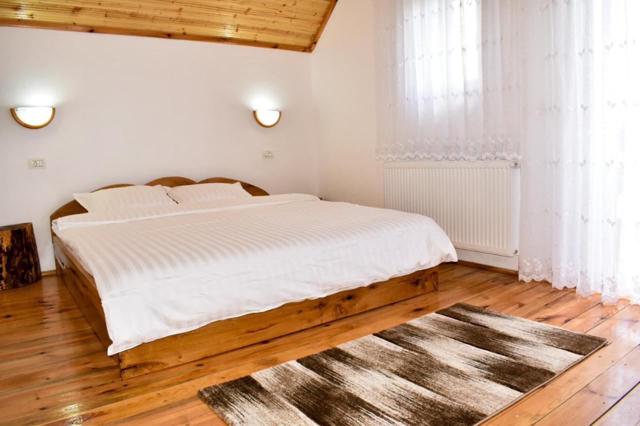 Casa De Sub Hora Villa Zărneşti Bagian luar foto