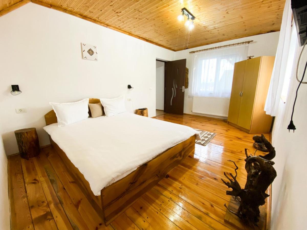 Casa De Sub Hora Villa Zărneşti Bagian luar foto