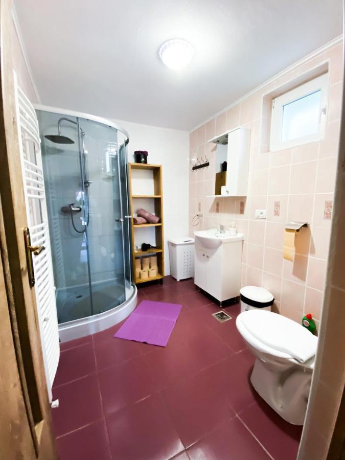 Casa De Sub Hora Villa Zărneşti Bagian luar foto