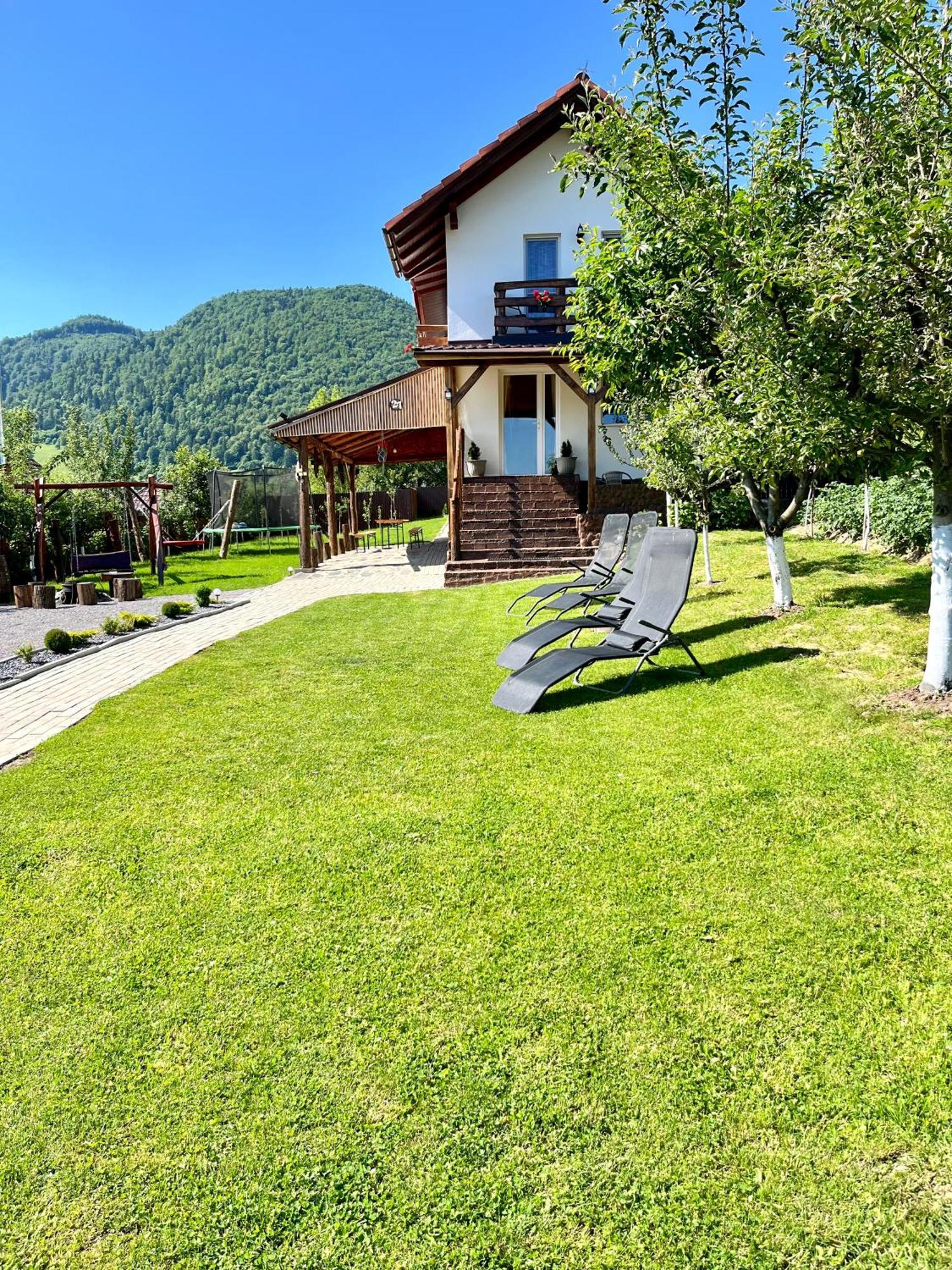 Casa De Sub Hora Villa Zărneşti Bagian luar foto