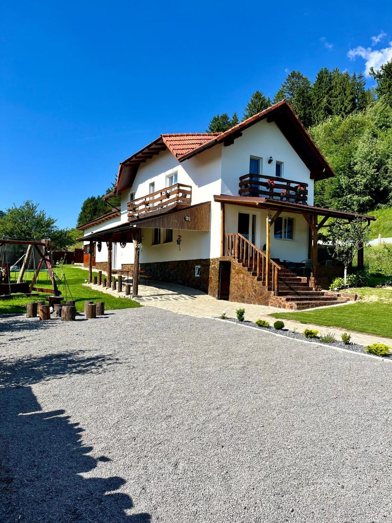 Casa De Sub Hora Villa Zărneşti Bagian luar foto