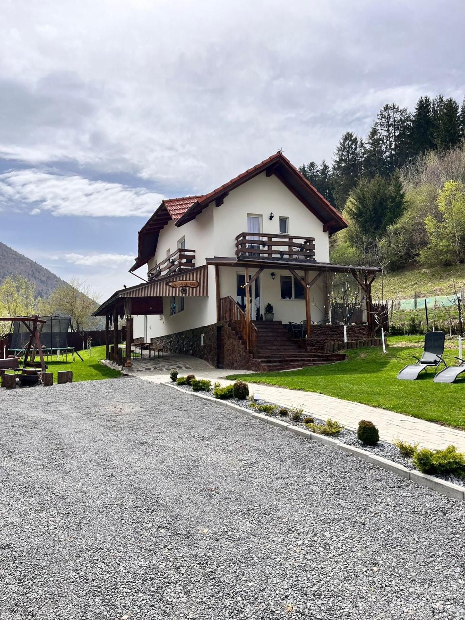 Casa De Sub Hora Villa Zărneşti Bagian luar foto